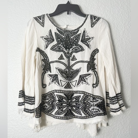 Free People Tops - Free People New Romantics Top Size XS Beige Black Embroidery Raw Frayed Bohemian